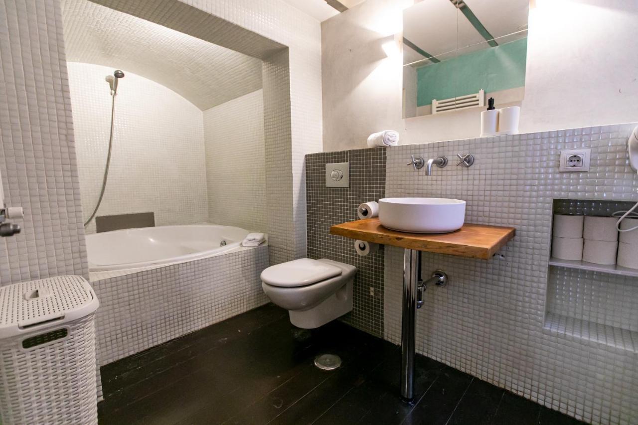 Apartamento 3 Dormitorios En Calle San Vicente. Séville Extérieur photo